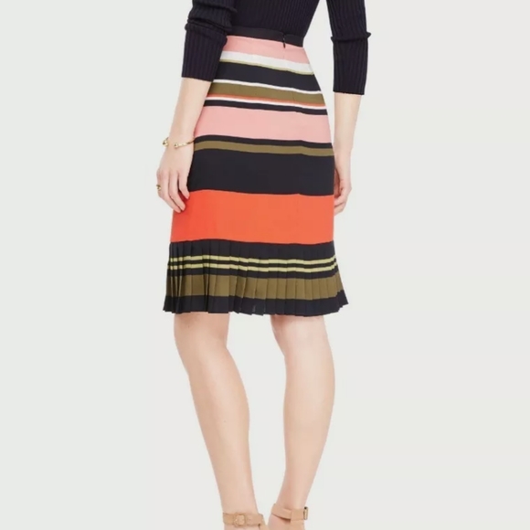 NWT Ann Taylor Fluted Hem Striped Skirt 6P Multico - Picture 2 of 11